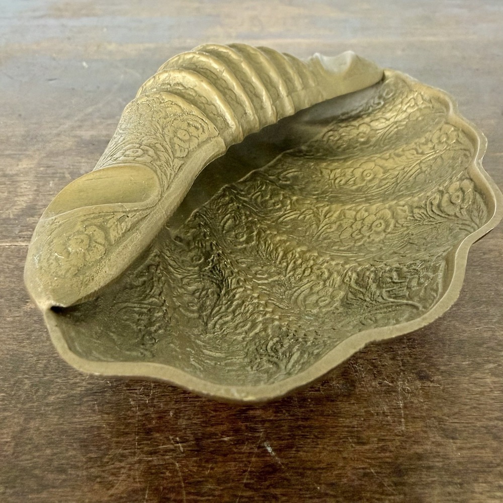 Vintage Brass Sea Shell Footed Tray Ashtray Jewelry Trinket Dish Made Pakistan